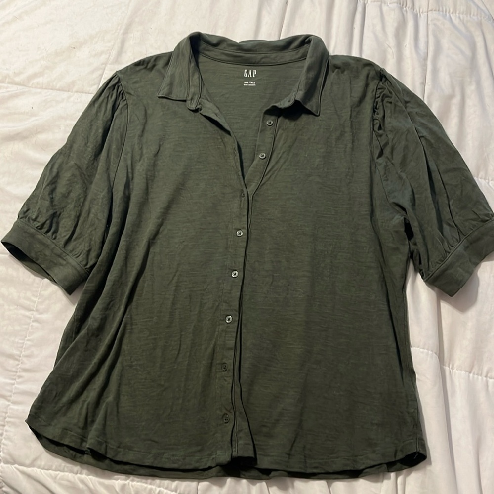 Women’s Gap shirt size XXL Tall olive green like new without tags